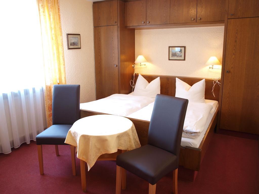 Hotel Gasthof Schuster Und Gaestehaus Rüdesheim am Rhein Habitación foto